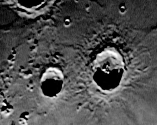 Il cratere Autolycus il 27/04/2004 - Somma di 80 frames su 450 - Vesta Pro - C9 1/4 + barlow Televue 2x