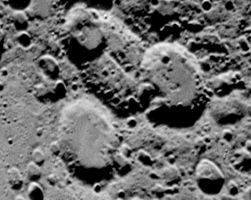 Il cratere Heraclitus il 27/04/2004 - Somma di 95 frames su 450 - Vesta Pro - C9 1/4 + barlow Televue 2x