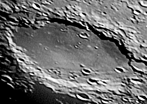 Il cratere Schickard il 02/04/2004 - Somma di 155 frames su 600 Vesta Pro - C9 1/4 + barlow 2x