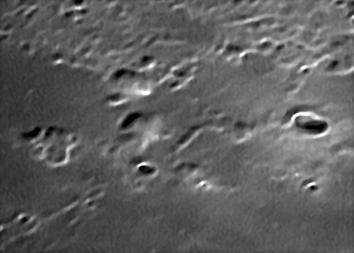 I domi dei Monti Gruithuisen il 02/04/2004 - Somma di 200 frames Vesta Pro - C9 1/4 + barlow Televue 3x