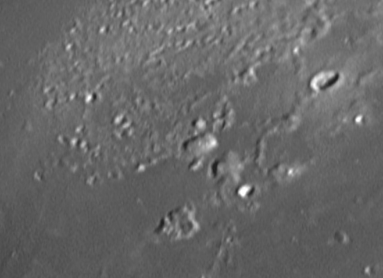 I domi dei Monti Gruithuisen il 02/04/2004 - Somma di 200 frames Vesta Pro - C9 1/4 + barlow 2x