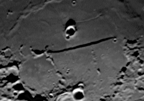 La rupes recta il 27/05/2004 - Somma di 200 frames Vesta Pro - C9 1/4 + barlow Televue 2x