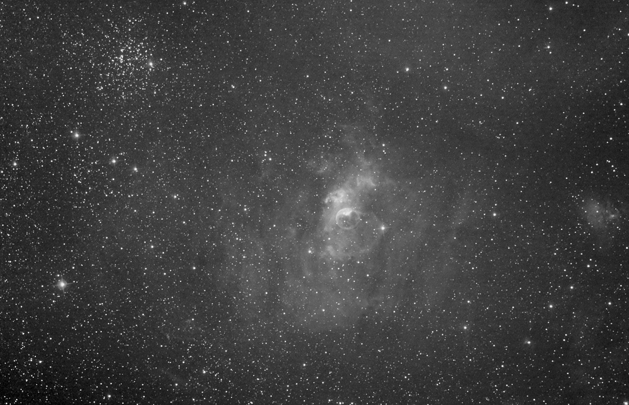 Bubble Nebula e ammasso M52 in halfa